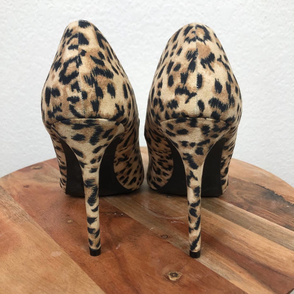 Qupid Leopard Print Pointed Toe Heels - Picture 5 of 10